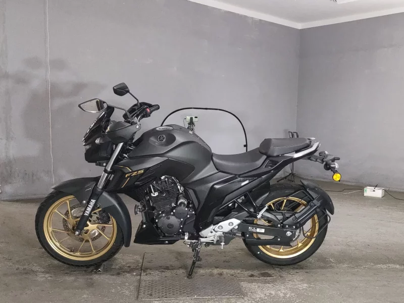 Yamaha FZS25