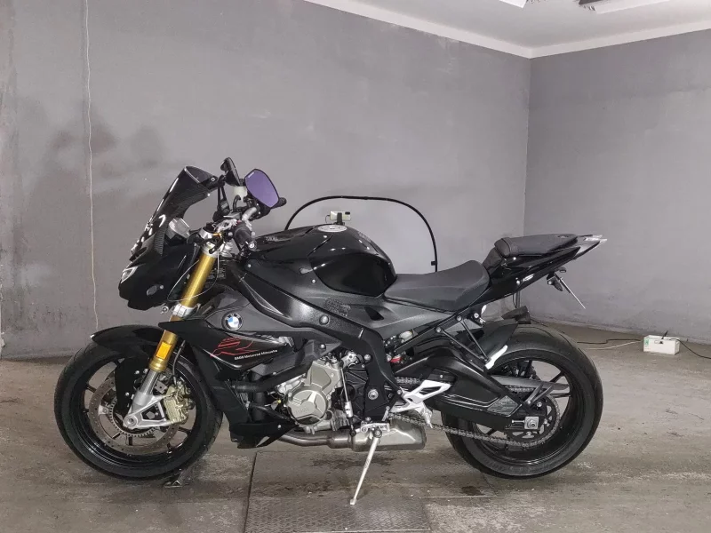 BMW BMW S1000R