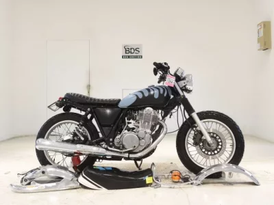 Yamaha SR400-4