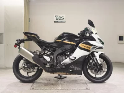 Kawasaki ZX-4R SE
