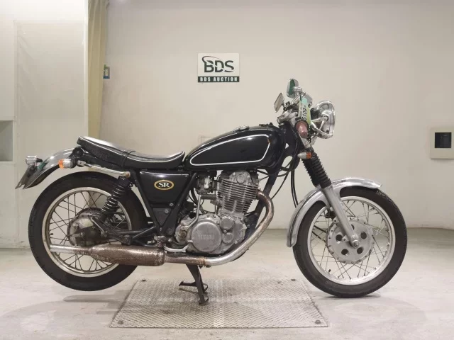 Yamaha SR400-2