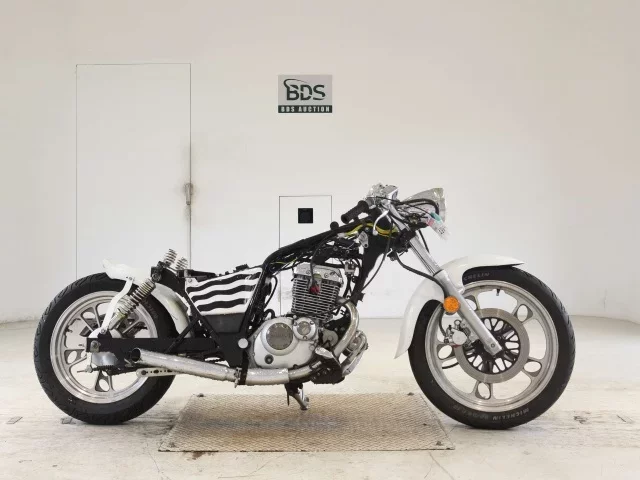 Suzuki GN125H