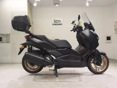 Yamaha X-MAX250-2