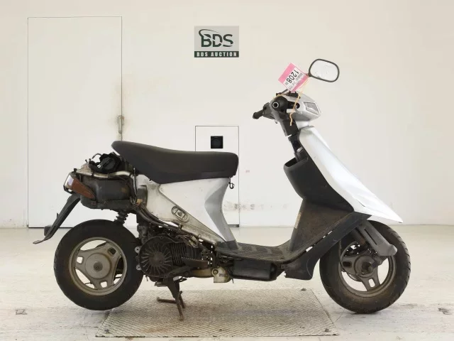 Suzuki ADDRESS V100