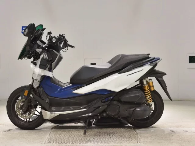 Honda FORZA -4