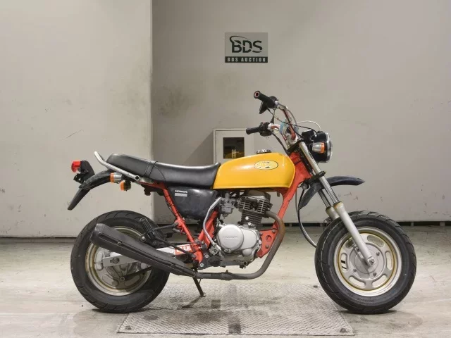 Honda APE100