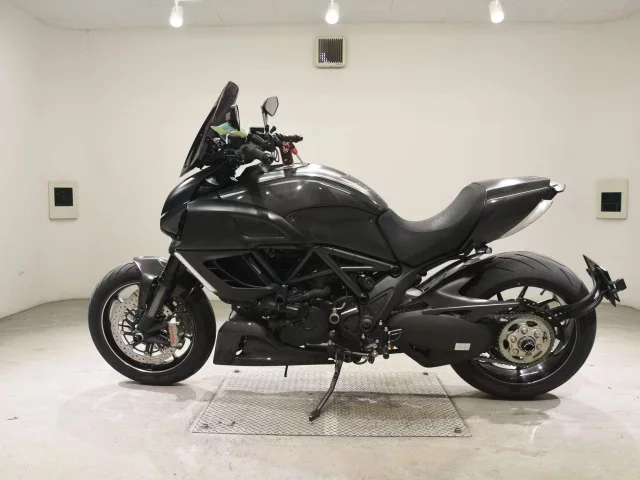 Ducati DUCATI DIAVEL CARBON