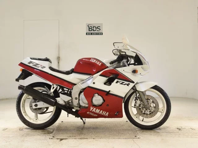 Yamaha FZR250R-2