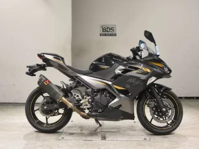 Kawasaki NINJA400-2