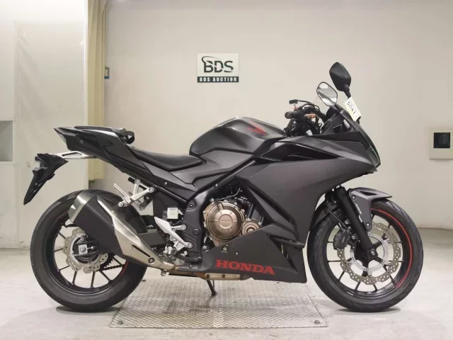 Honda CBR400R-2 лот № 5041 оценка 5  с аукциона в Японии