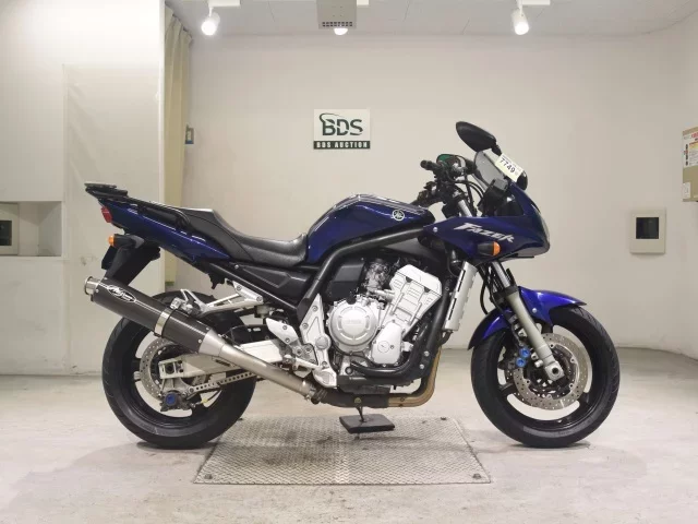 Yamaha FZS1000 FEATHER лот № 7749 оценка 4  с аукциона в Японии