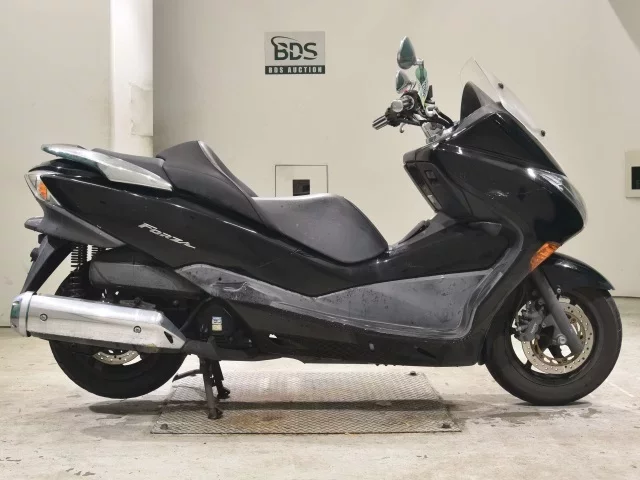 Honda FORZA Z лот № 2769 оценка 4  с аукциона в Японии