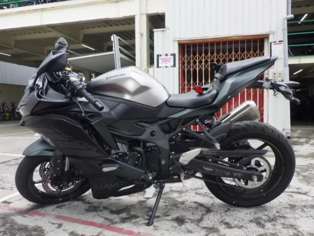 Kawasaki ZX-4R SE