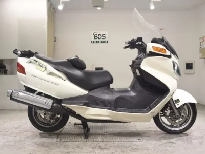 Suzuki SKYWAVE 650LX
