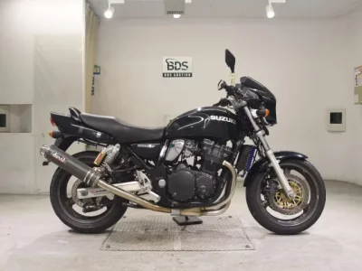 Suzuki INAZUMA 750