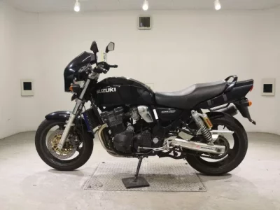 Suzuki INAZUMA 750