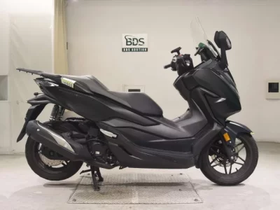 Honda FORZA -4