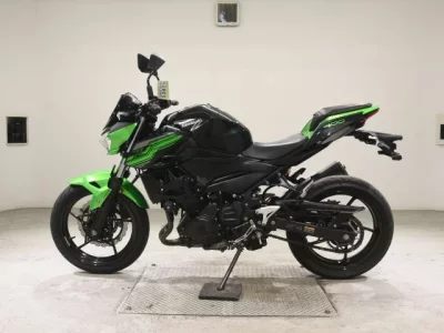 Kawasaki Z400-2