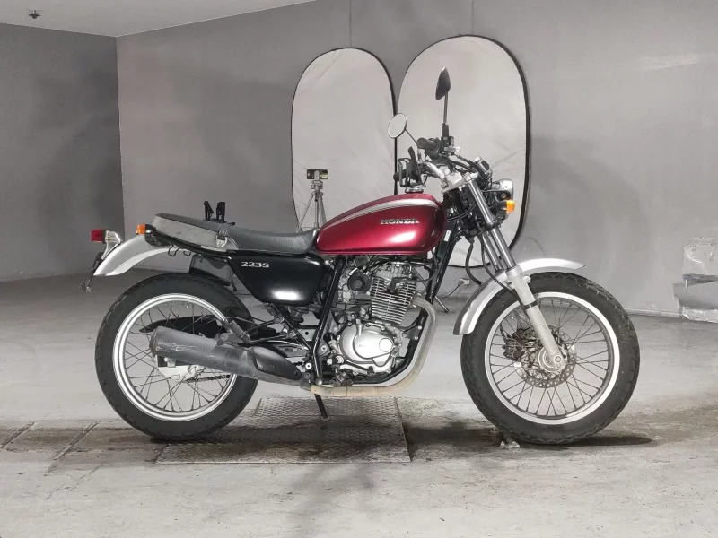 Honda CB223S