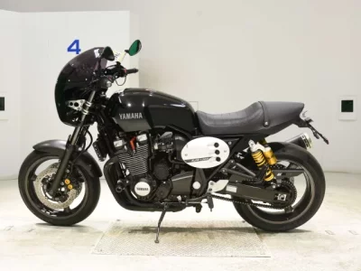 Yamaha XJR1300C