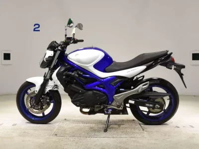 Suzuki GLADIUS400