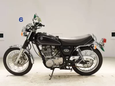 Yamaha SR400-3