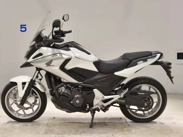 Honda NC750XLD-2