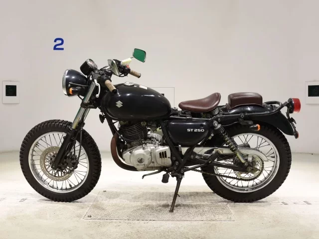 Suzuki ST250