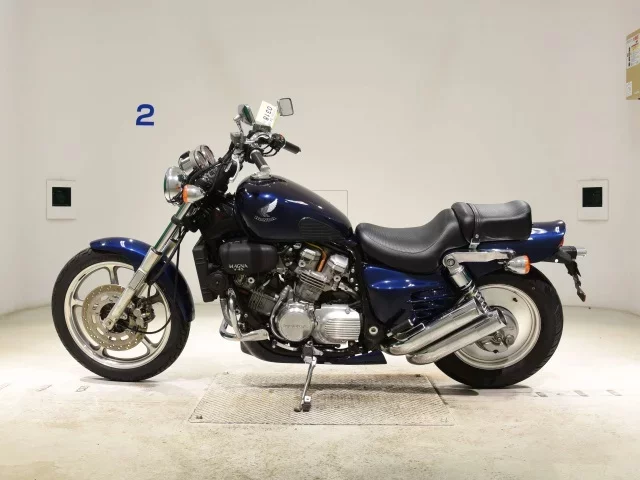 Honda V45 MAGNA
