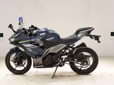 Kawasaki NINJA400-2