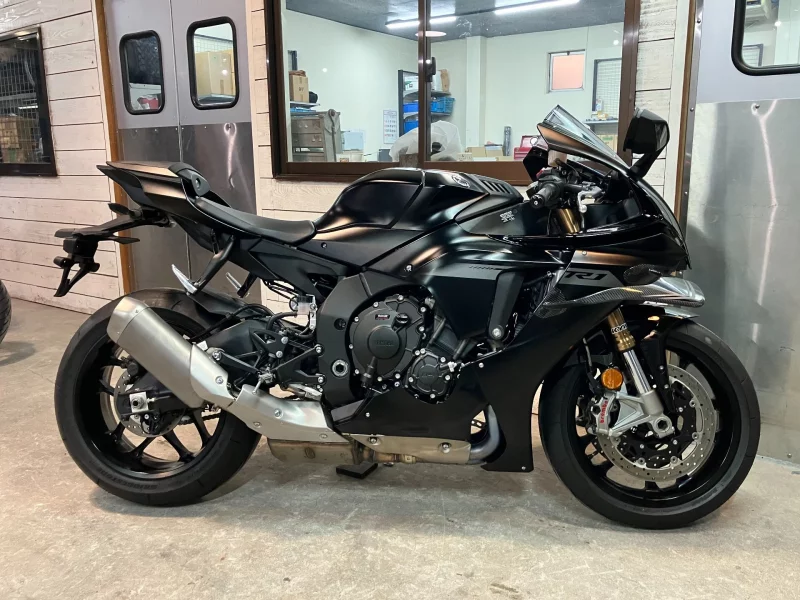Yamaha YZF-R1