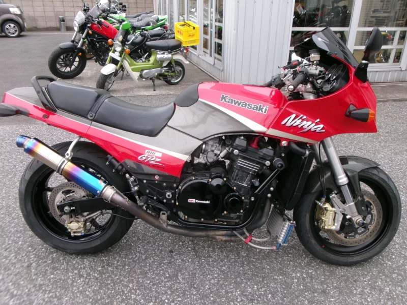 Kawasaki GPZ900R Ninja