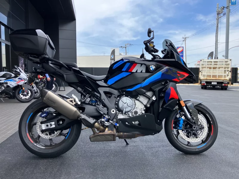 BMW BMW M1000XR