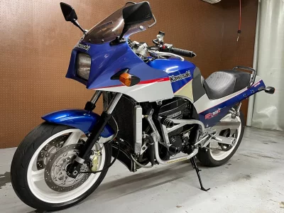 Kawasaki GPZ900R