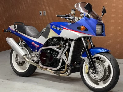 Kawasaki GPZ900R