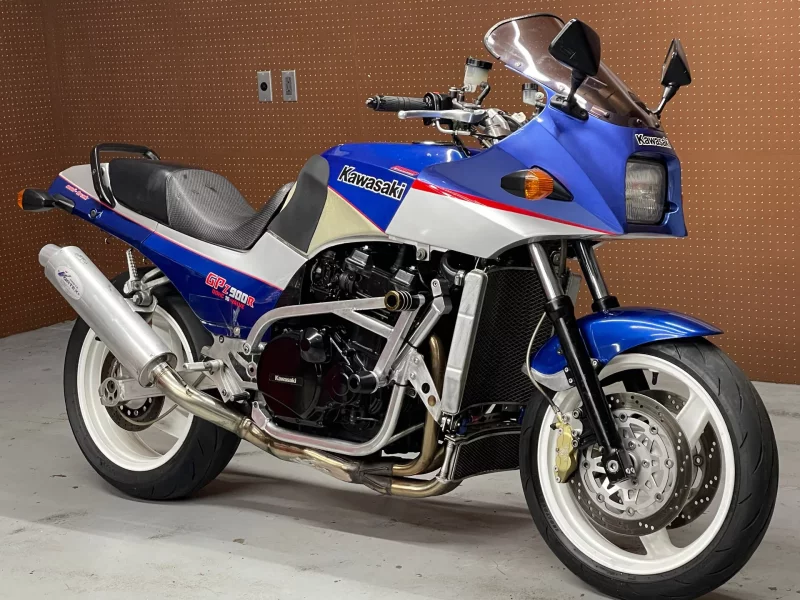 Kawasaki GPZ900R