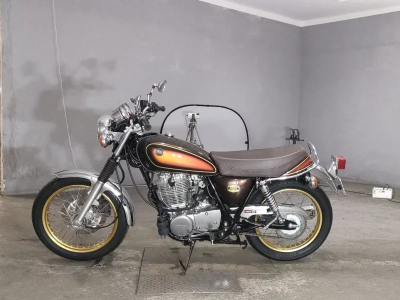 Yamaha SR400-1