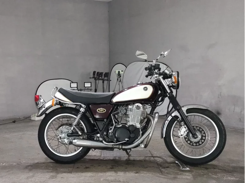 Yamaha SR400-1