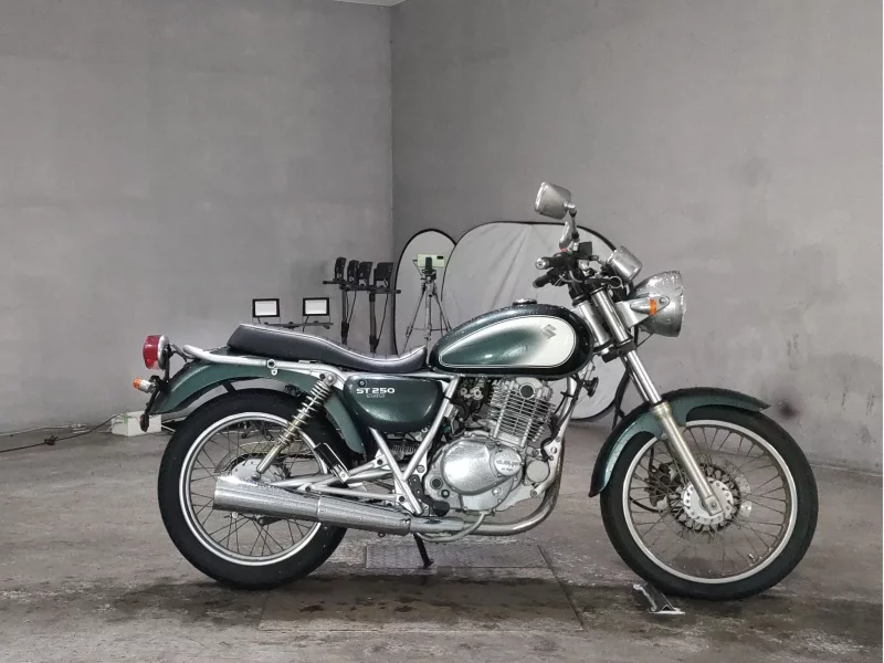 Suzuki ST250E