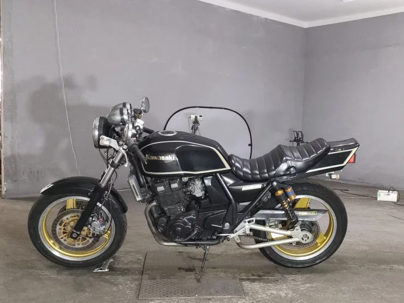 Kawasaki ZRX400