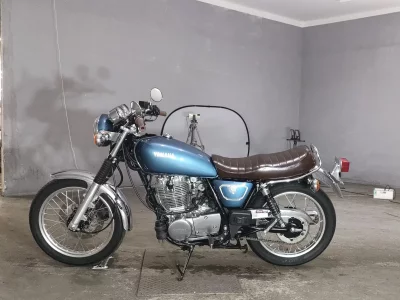 Yamaha SR400-1