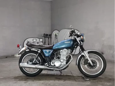 Yamaha SR400-1