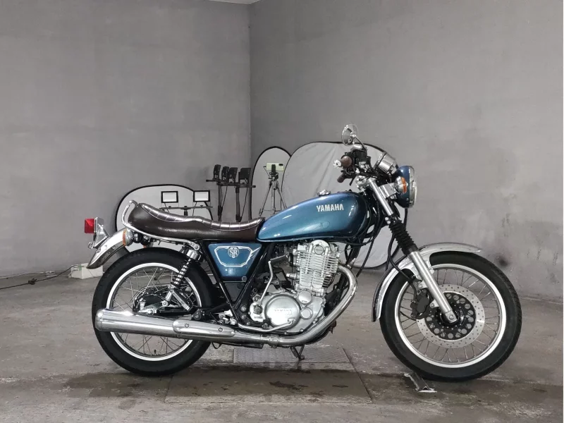 Yamaha SR400-1