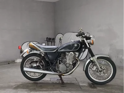Yamaha SR400-1