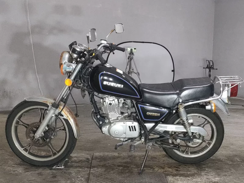 Suzuki GN125H