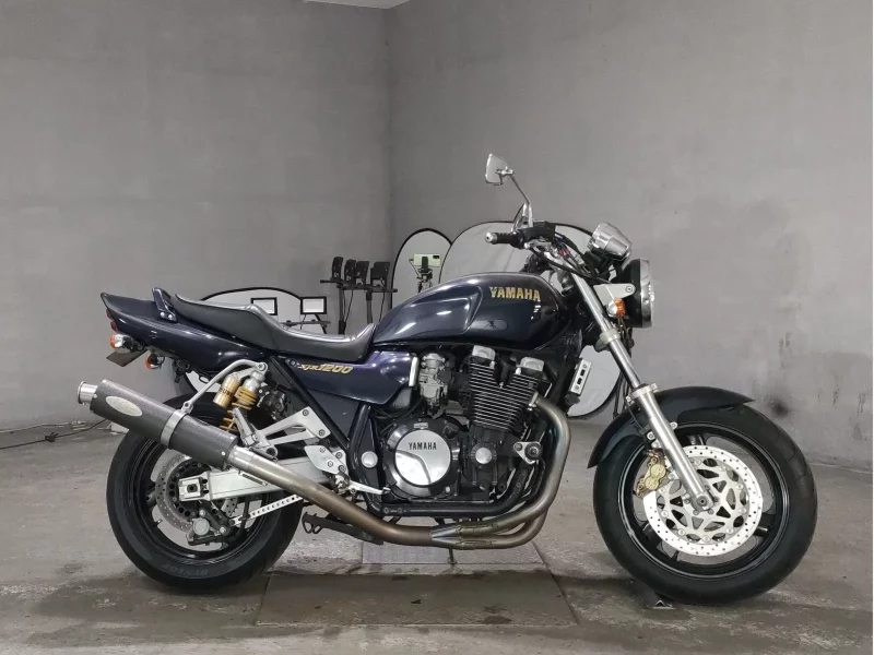 Yamaha XJR1200