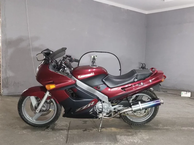 Kawasaki ZZR250