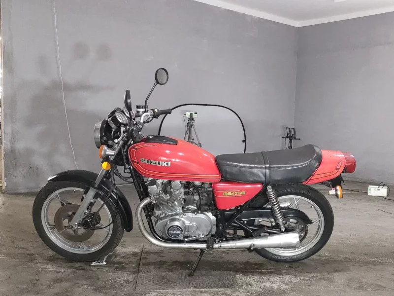 Suzuki GS425