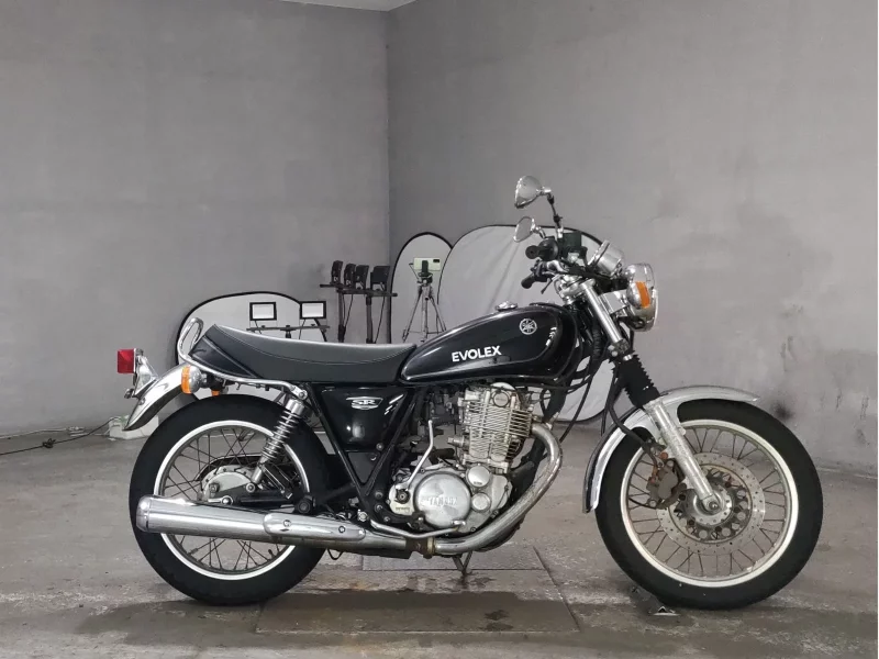 Yamaha SR400-1