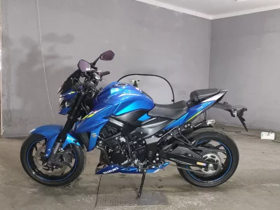 Suzuki GSX-S750